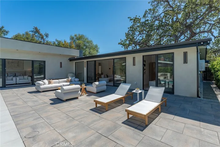 5500 Fenwood, Woodland Hills, California 91367
