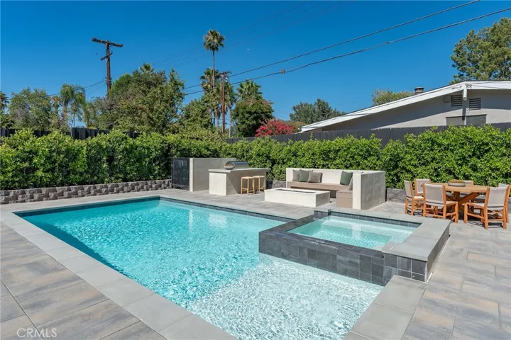 5500 Fenwood, Woodland Hills, California 91367