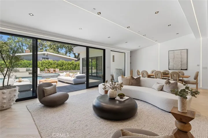 5500 Fenwood, Woodland Hills, California 91367