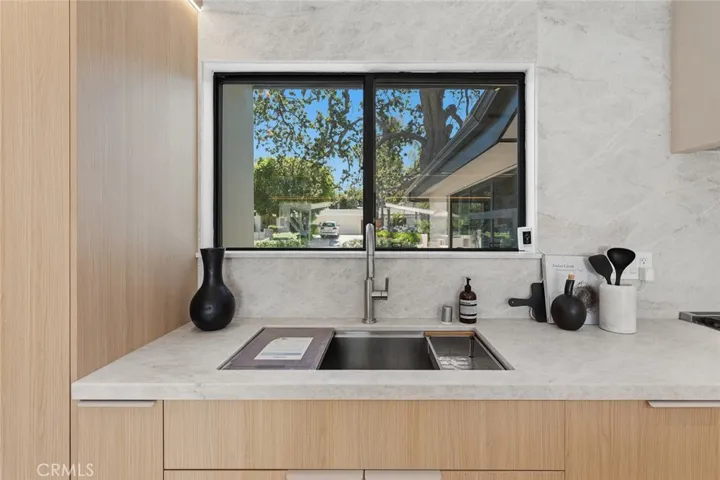 5500 Fenwood, Woodland Hills, California 91367