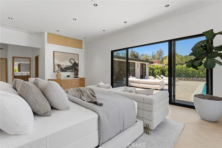 5500 Fenwood, Woodland Hills, California 91367