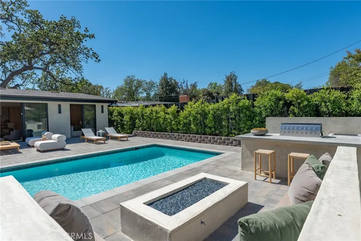 5500 Fenwood, Woodland Hills, California 91367