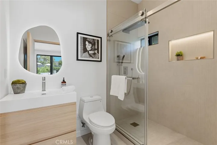 5500 Fenwood, Woodland Hills, California 91367