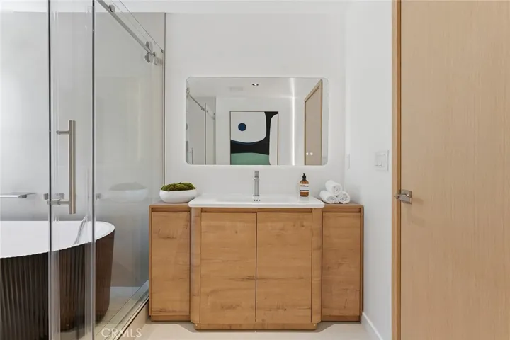 5500 Fenwood, Woodland Hills, California 91367