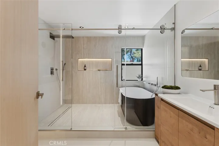 5500 Fenwood, Woodland Hills, California 91367