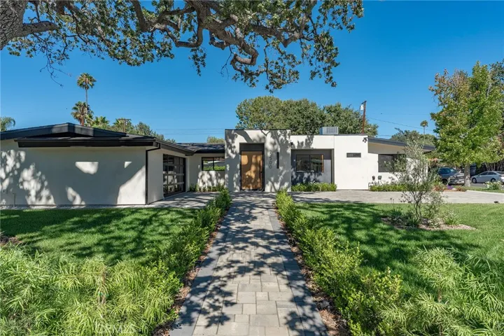 5500 Fenwood, Woodland Hills, California 91367
