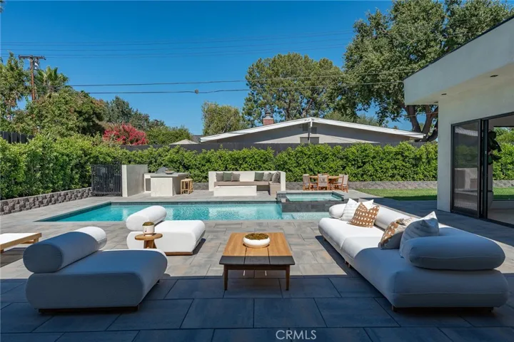 5500 Fenwood, Woodland Hills, California 91367