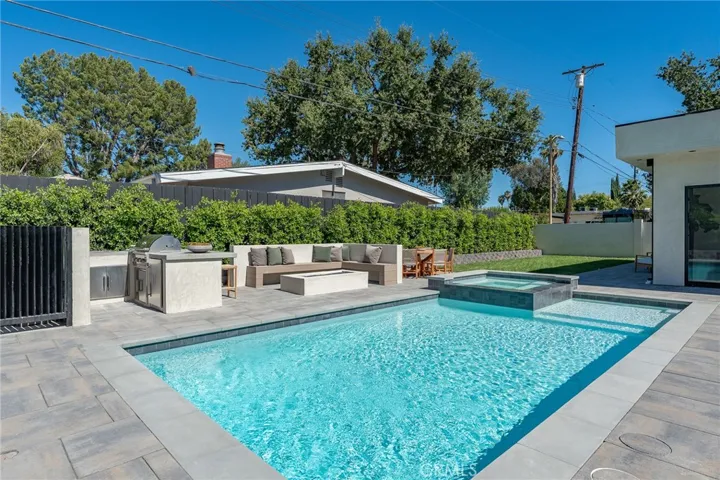 5500 Fenwood, Woodland Hills, California 91367