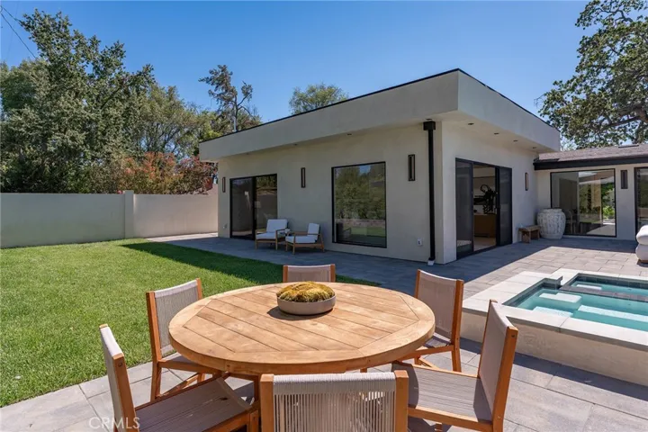 5500 Fenwood, Woodland Hills, California 91367