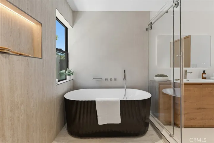 5500 Fenwood, Woodland Hills, California 91367