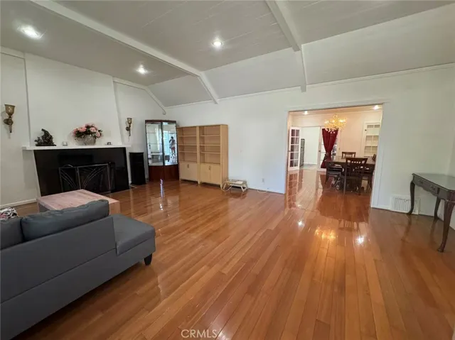1965 S El Molino, San Marino, California 91108