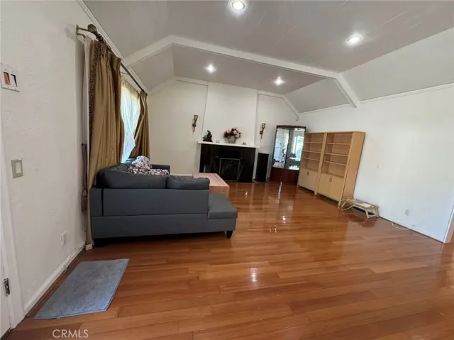 1965 S El Molino, San Marino, California 91108