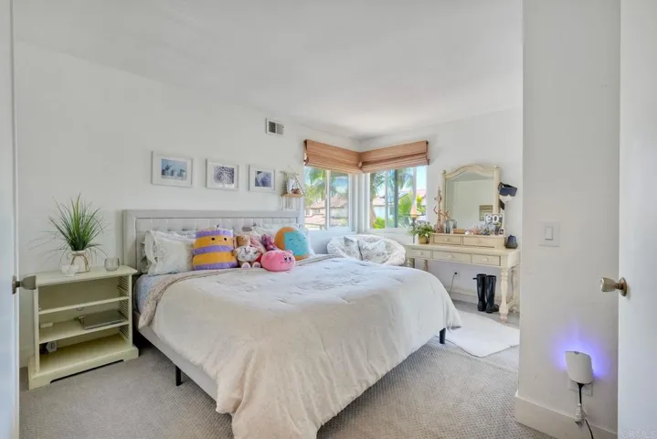 2422 Summerhill Drive, Encinitas, California 92024
