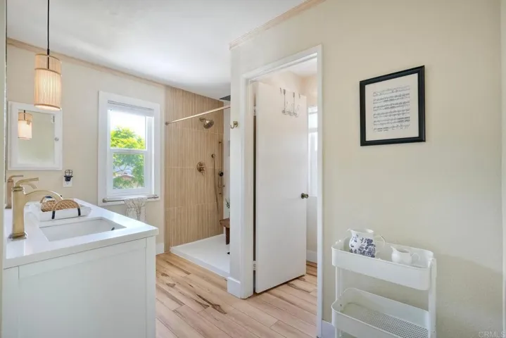 2422 Summerhill Drive, Encinitas, California 92024