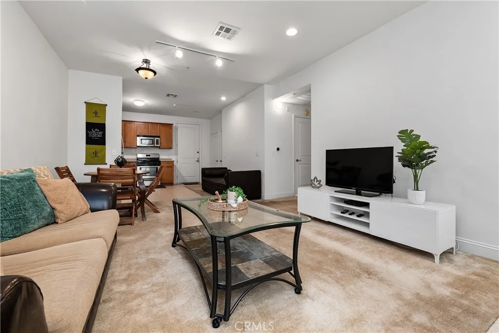 OPEN FLOOR PLAN MAKES FOR EASY LIVING