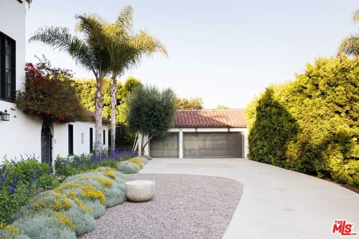 2230 Nottingham Avenue, Los Angeles, California 90027