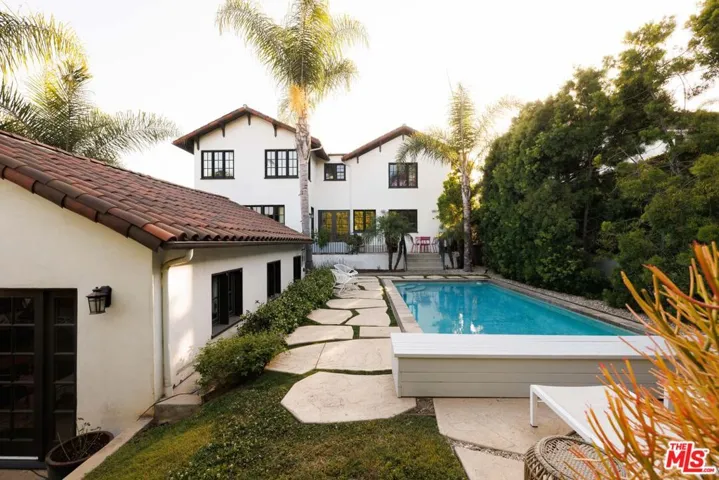2230 Nottingham Avenue, Los Angeles, California 90027