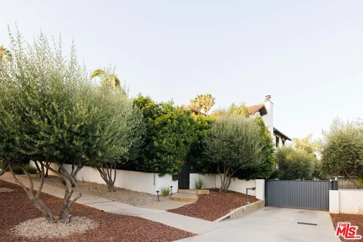 2230 Nottingham Avenue, Los Angeles, California 90027