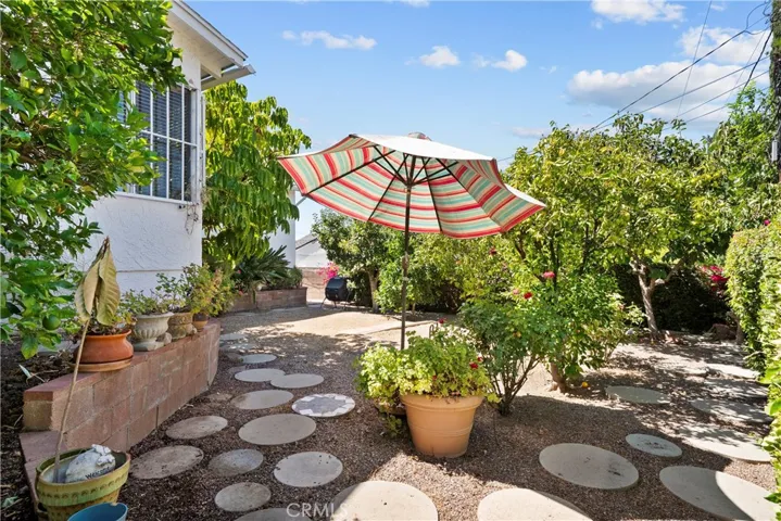 5126 Avenida Oriente, Tarzana, California 91356