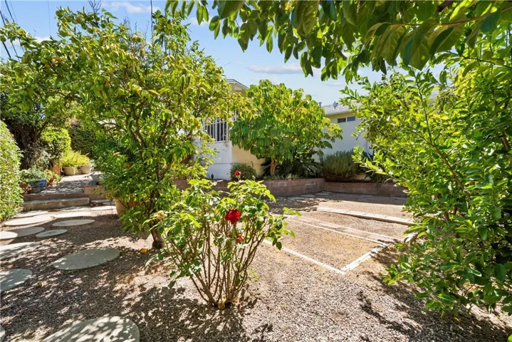 5126 Avenida Oriente, Tarzana, California 91356
