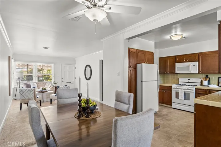 5126 Avenida Oriente, Tarzana, California 91356