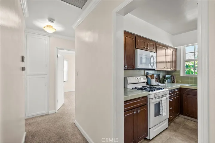 5126 Avenida Oriente, Tarzana, California 91356