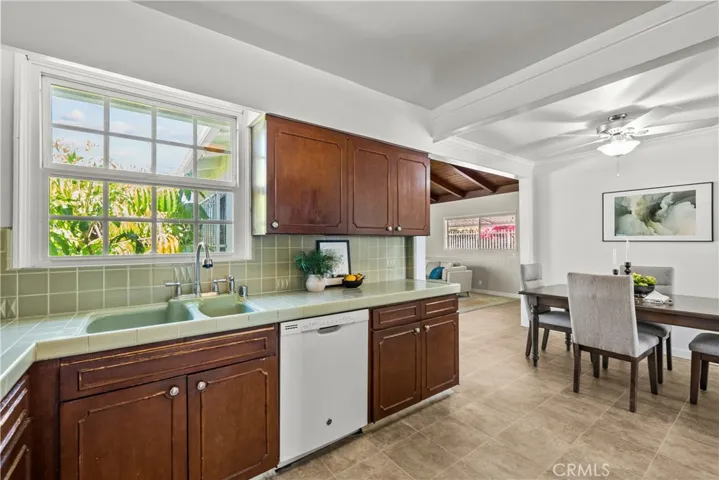 5126 Avenida Oriente, Tarzana, California 91356