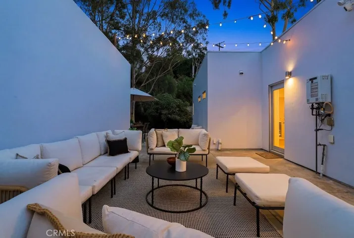 2705 W Lytelle, Los Angeles, California 90065