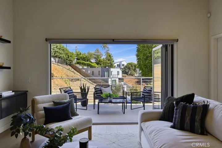 2705 W Lytelle, Los Angeles, California 90065