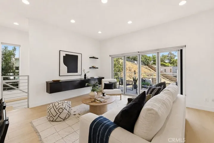 2705 W Lytelle, Los Angeles, California 90065