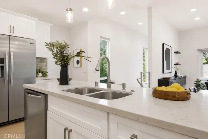 2705 W Lytelle, Los Angeles, California 90065