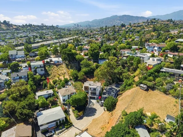 2705 W Lytelle, Los Angeles, California 90065