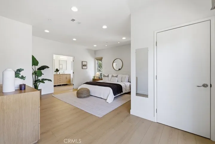 2705 W Lytelle, Los Angeles, California 90065