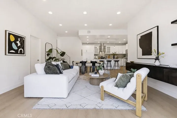 2705 W Lytelle, Los Angeles, California 90065