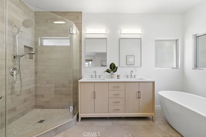 2705 W Lytelle, Los Angeles, California 90065