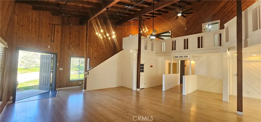 10Bed 6 Bath House- Double door entry with exposed wood beams