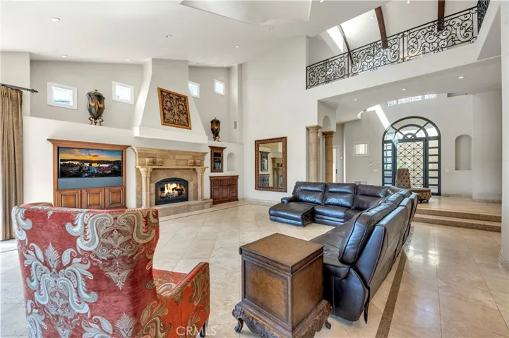22166 W San Joaquin Drive W, Canyon Lake, California 92587