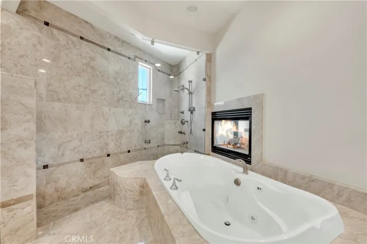 22166 W San Joaquin Drive W, Canyon Lake, California 92587