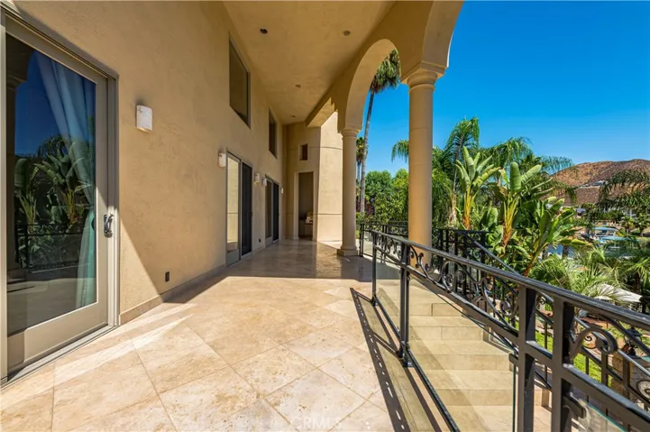 22166 W San Joaquin Drive W, Canyon Lake, California 92587