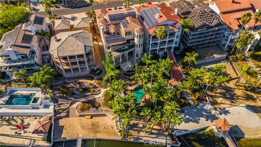 22166 W San Joaquin Drive W, Canyon Lake, California 92587