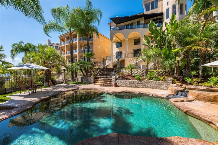 22166 W San Joaquin Drive W, Canyon Lake, California 92587