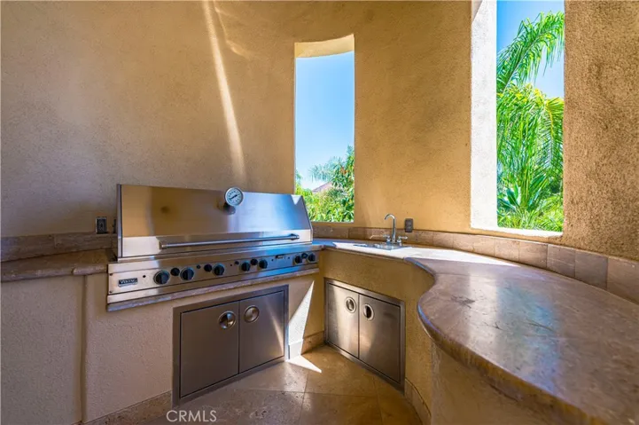 22166 W San Joaquin Drive W, Canyon Lake, California 92587