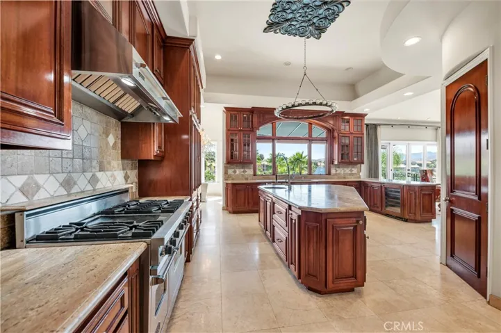 22166 W San Joaquin Drive W, Canyon Lake, California 92587