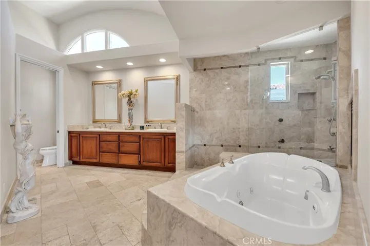 22166 W San Joaquin Drive W, Canyon Lake, California 92587