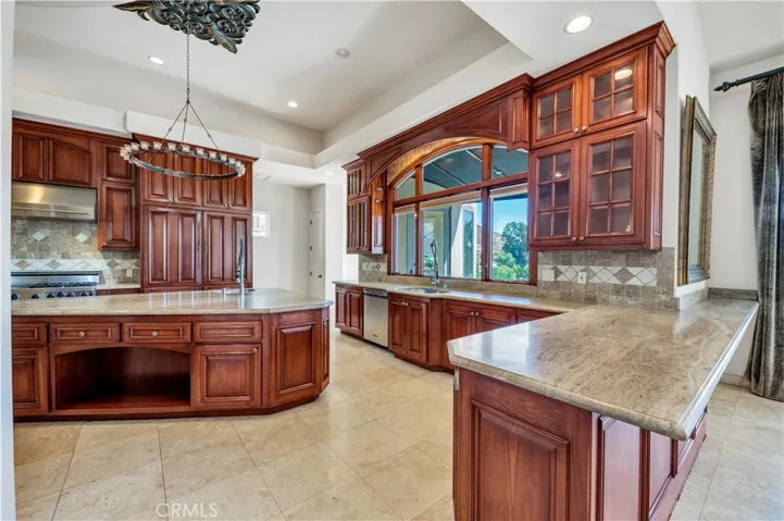 22166 W San Joaquin Drive W, Canyon Lake, California 92587
