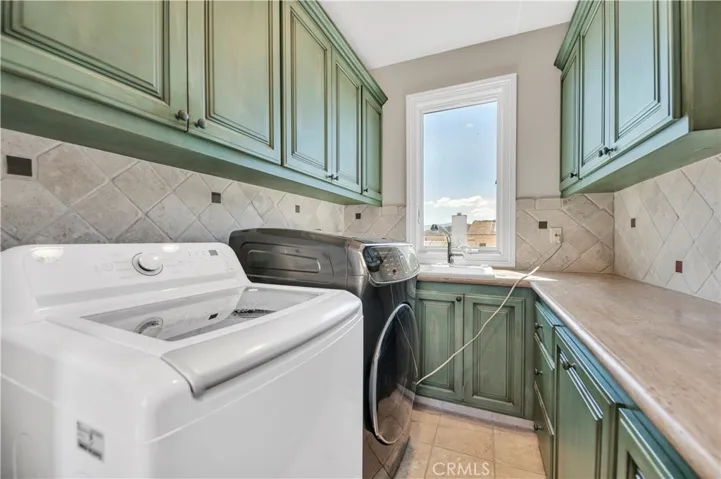 22166 W San Joaquin Drive W, Canyon Lake, California 92587