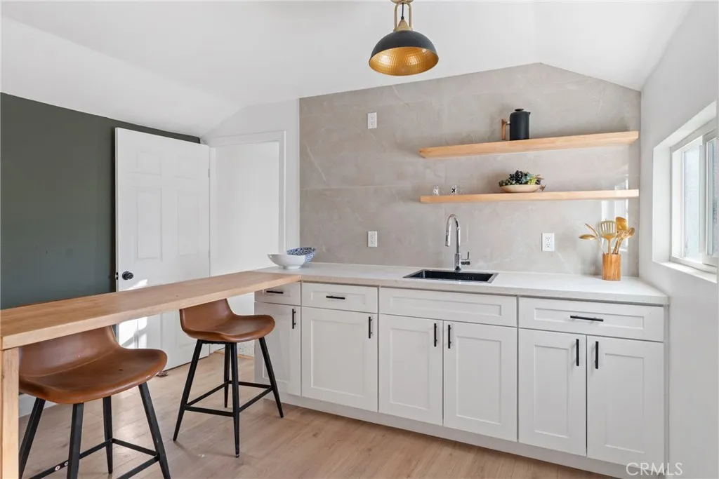 Studio kitchenette