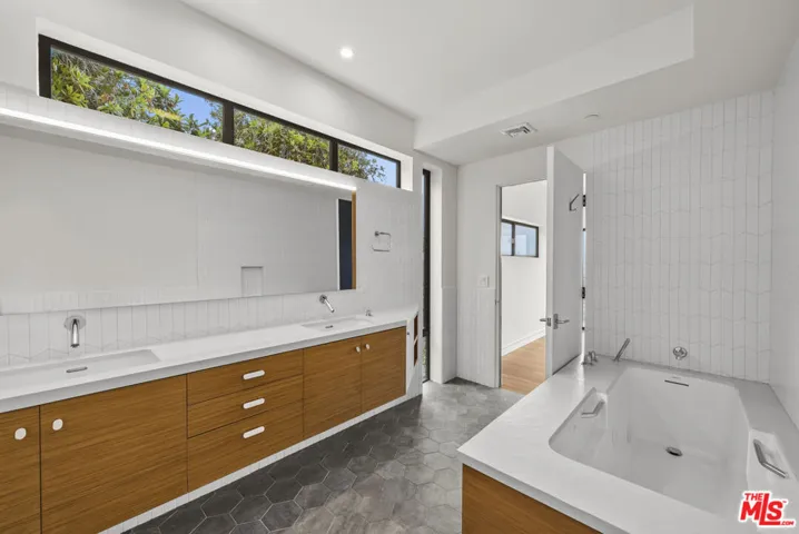 2388 Lyric Avenue, Los Angeles, California 90027
