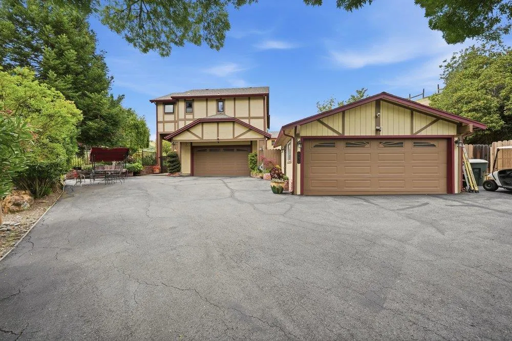 17975 Deer Run Ct