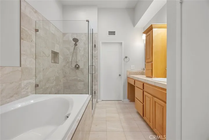 2260 Indigo Hills Drive 5, Corona, California 92879